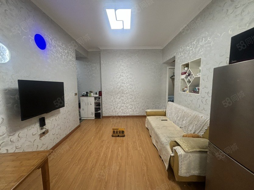 冠城美立方2室1厅1卫55㎡南北32万