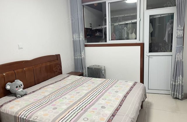 急卖 广隆羡林苑 板楼 购物方便 中间楼层采光好 看房方便