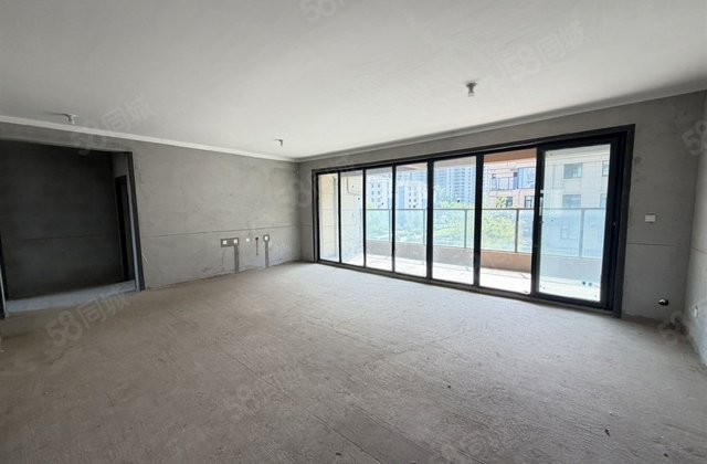 中建观湖珑府4室2厅152.46㎡135万二手房图片
