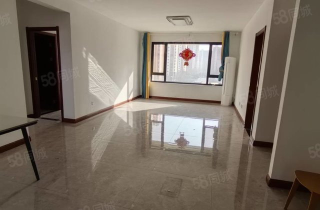 徒骇河边 百合新城 洋房带车位精装三叶草户型