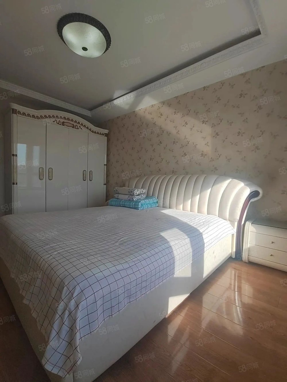 东方新城3室2厅1卫161.8㎡南北68万