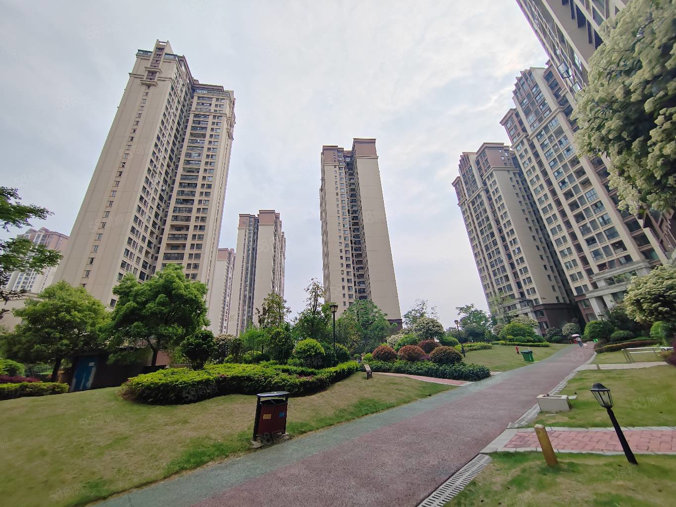 中建幸福城(c区一期)4室2厅2卫137㎡南北98.8万