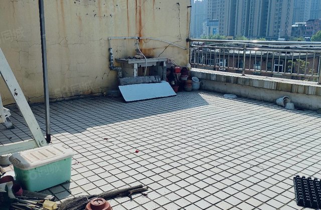 万达南邻 中华苑北苑 复式3加4 前后大露台 带40平车库免