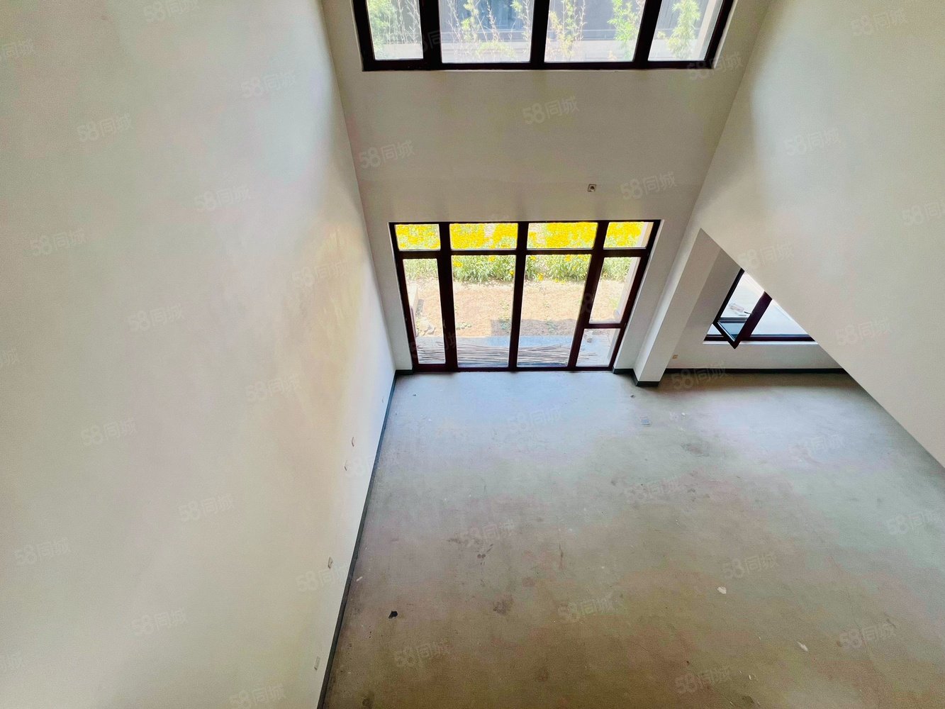 億城燕西華府(別墅)9室4廳8衛(wèi)596㎡南北2200萬