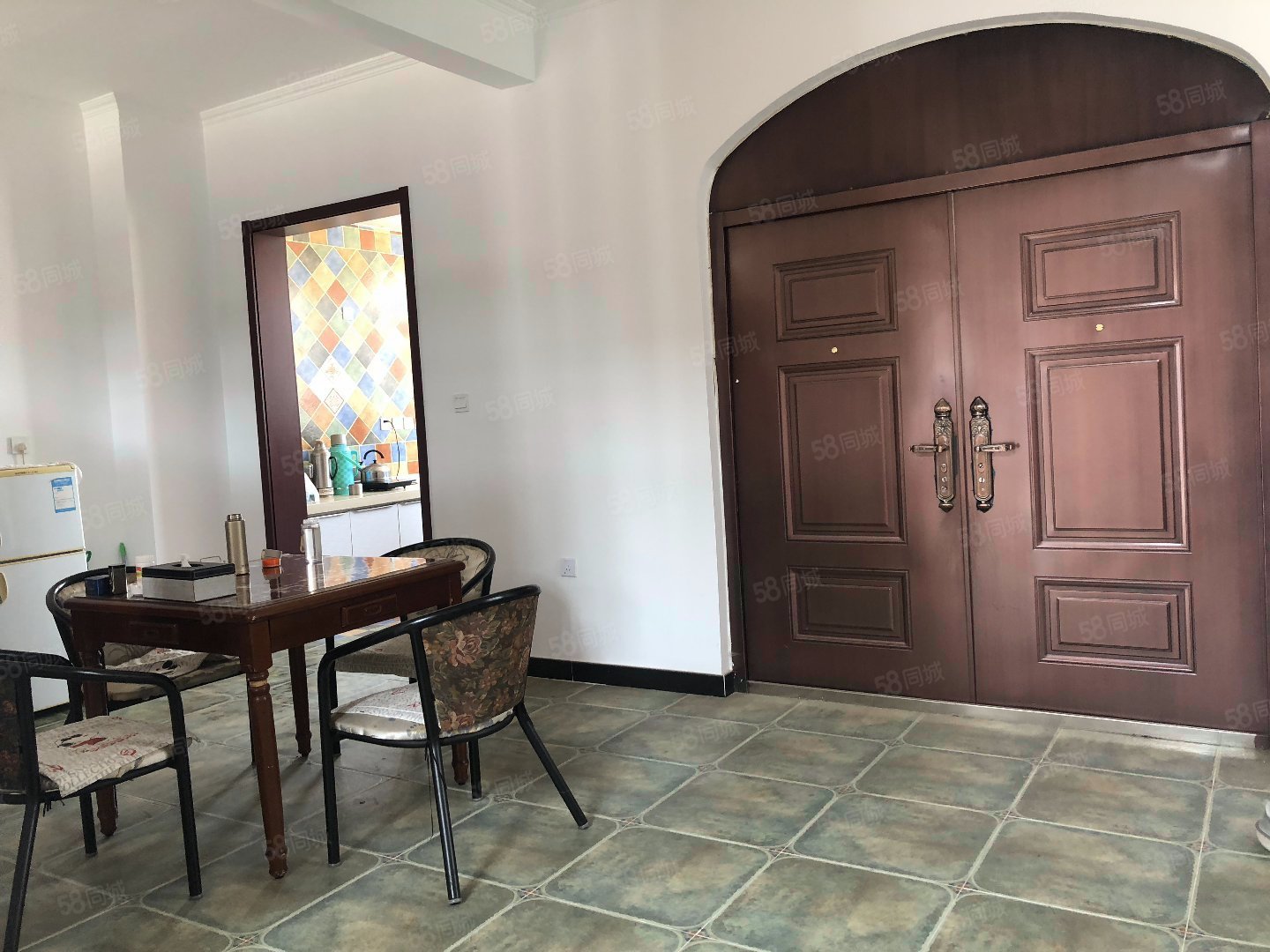 世外桃苑(三期)7室2廳3衛(wèi)366㎡南北400萬