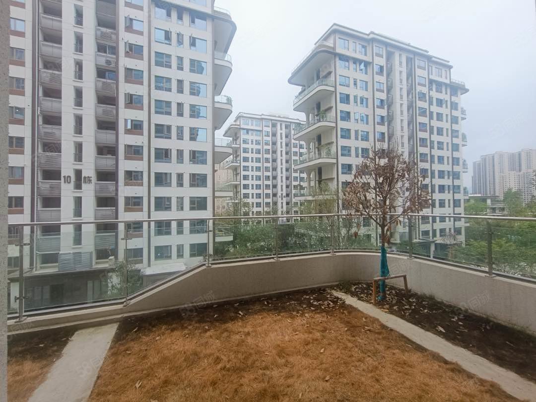 国瑞麓林府4室2厅3卫143㎡南北125万