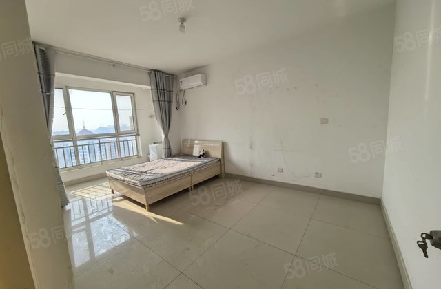 鸟瞰东昌湖全景 华悦金钻 标准三室 双气齐全 南北通透 送储