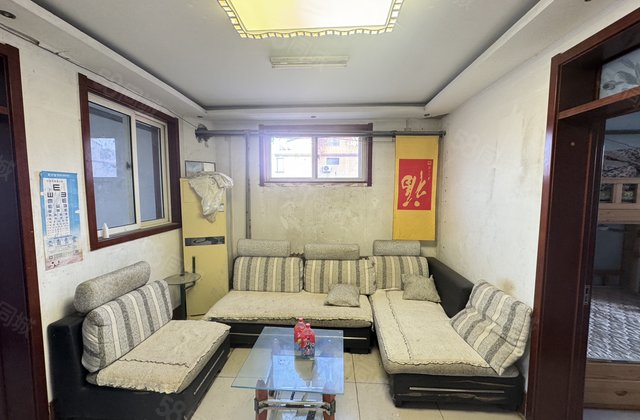 柳园小区南区 划文轩 三室两厅带储藏室