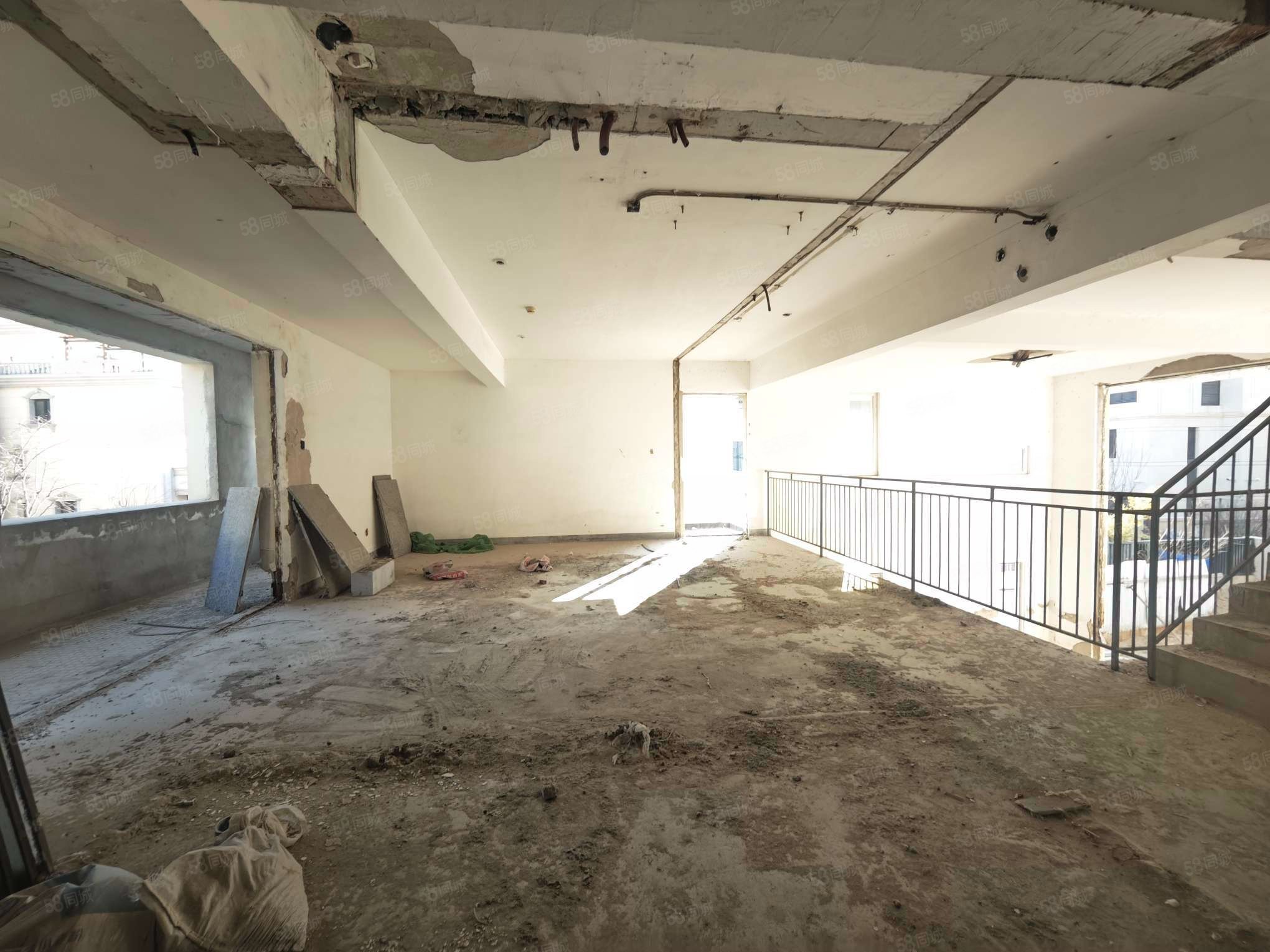 澳景園5室3廳5衛(wèi)435.57㎡南北1690萬