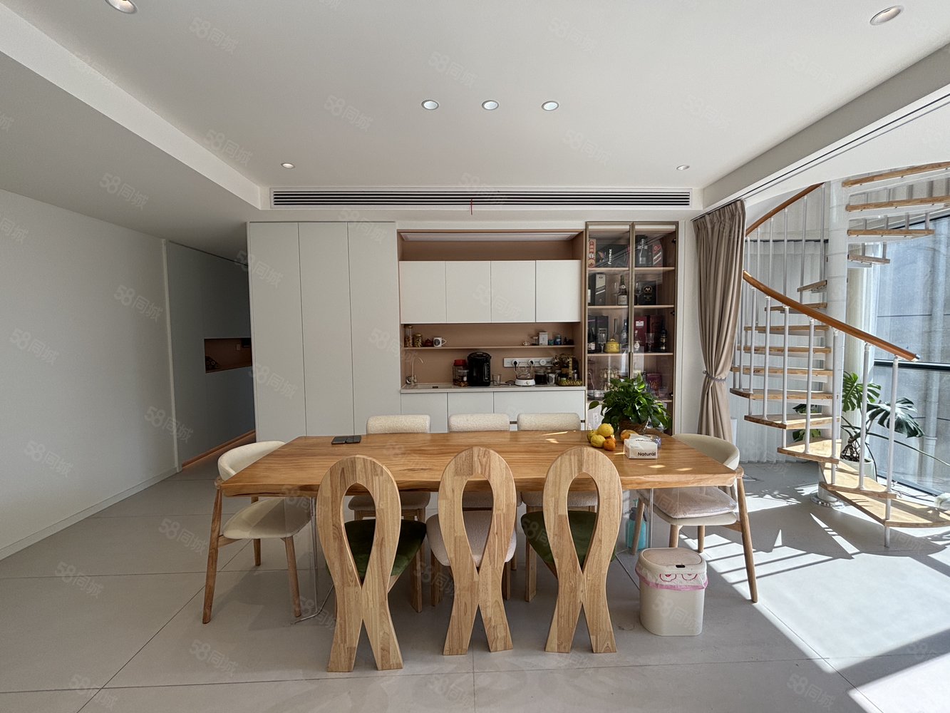 德和领秀广场4室2厅2卫140㎡南北173万