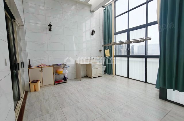 凤岭春天3室2厅162.51㎡155万二手房图片