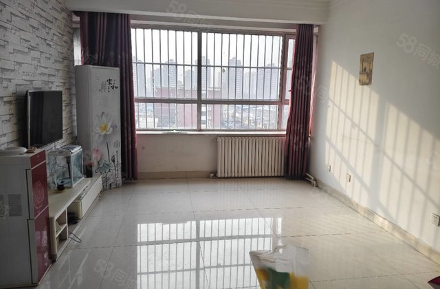 和馨园电梯边户，送车位储藏室，三室两厅，