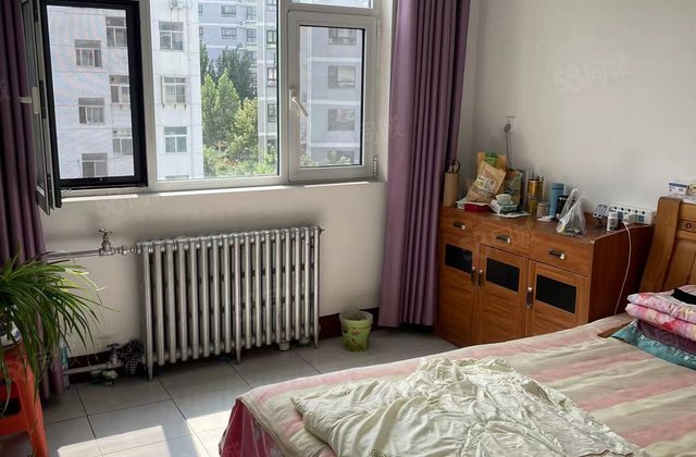 三室两厅，双气开通，有地上储藏室，有阳台，采光好，无遮挡。