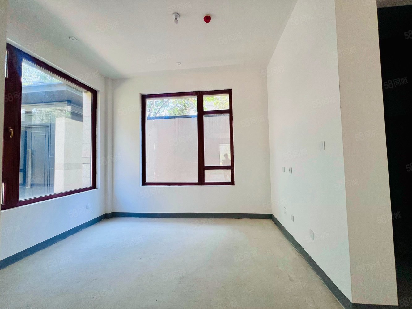 億城燕西華府(別墅)9室4廳8衛(wèi)596㎡南北2200萬