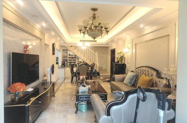 信和御龙山4室2厅137㎡390万二手房图片