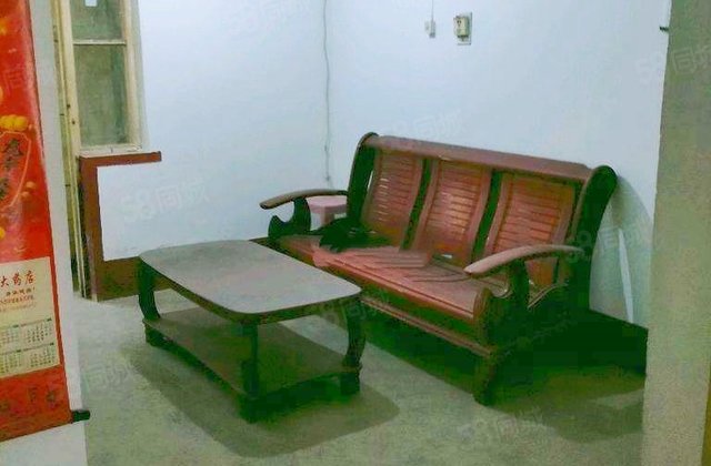 家属院一楼带院，外国语 文轩总校旁电业局第三家属院龙山花园