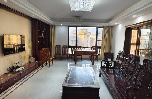 红石梁广场3室2厅143.06㎡168万二手房图片