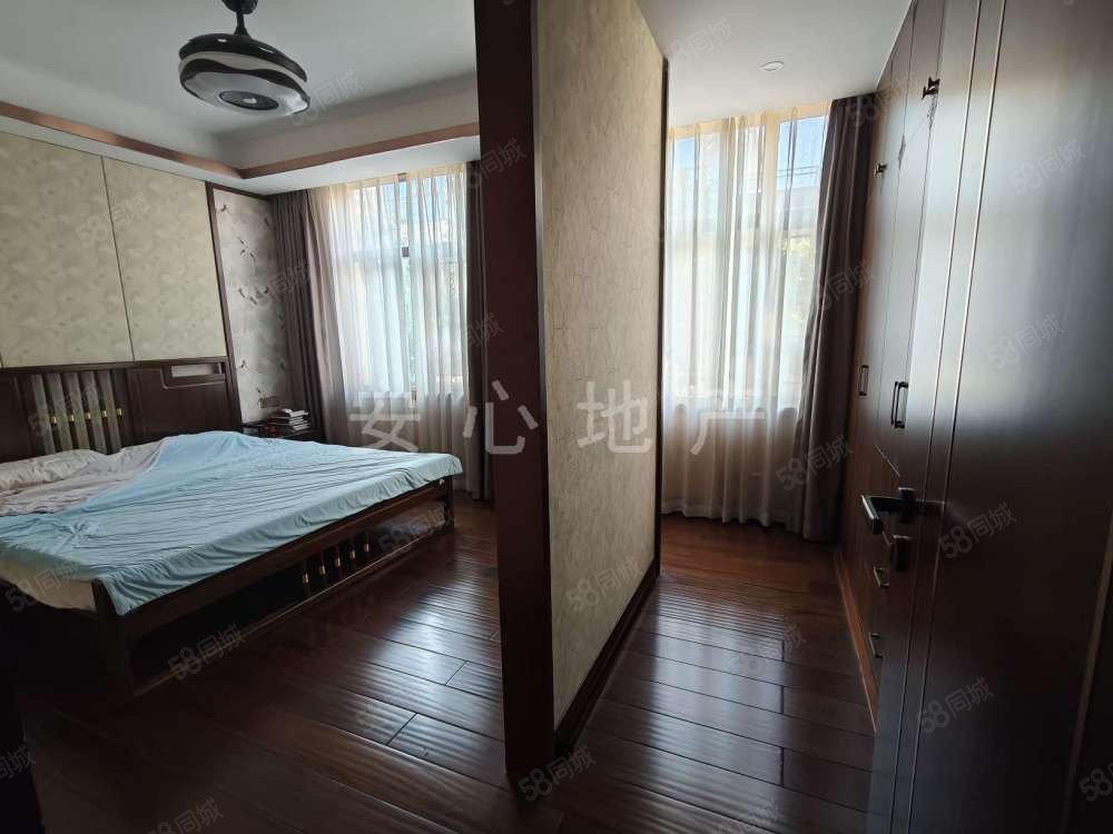 德和沁园(别墅)5室3厅4卫216㎡南北550万