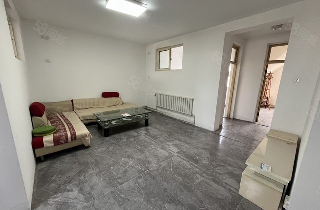 急售东昌中学 70年产权 大三室两厅 精装修 停车方便有钥匙