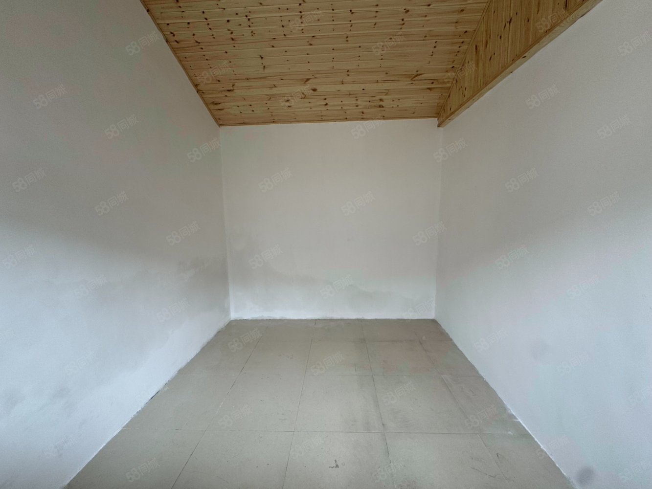 寶產胡同15號院1室0廳0衛(wèi)12.8㎡南北165萬