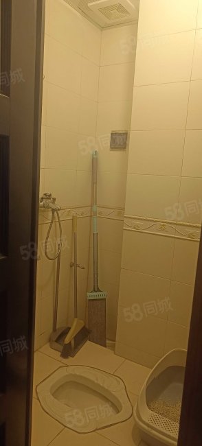 花灯团住宿区4室1厅2卫125㎡南55万