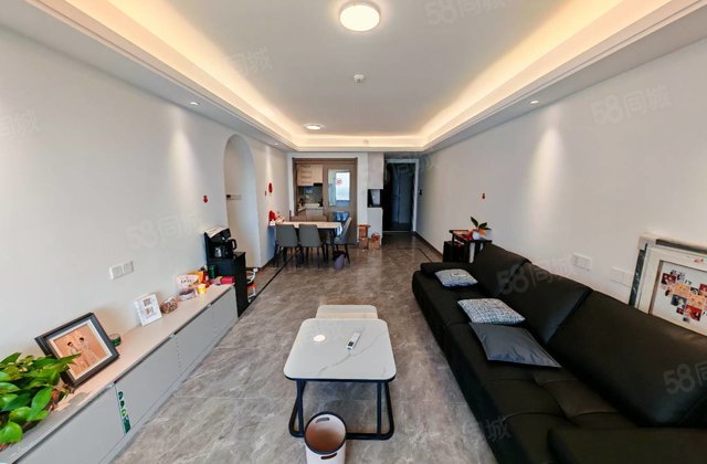 新一中，急售，只售两天，精装边户三居室，看房很方便，带车位。