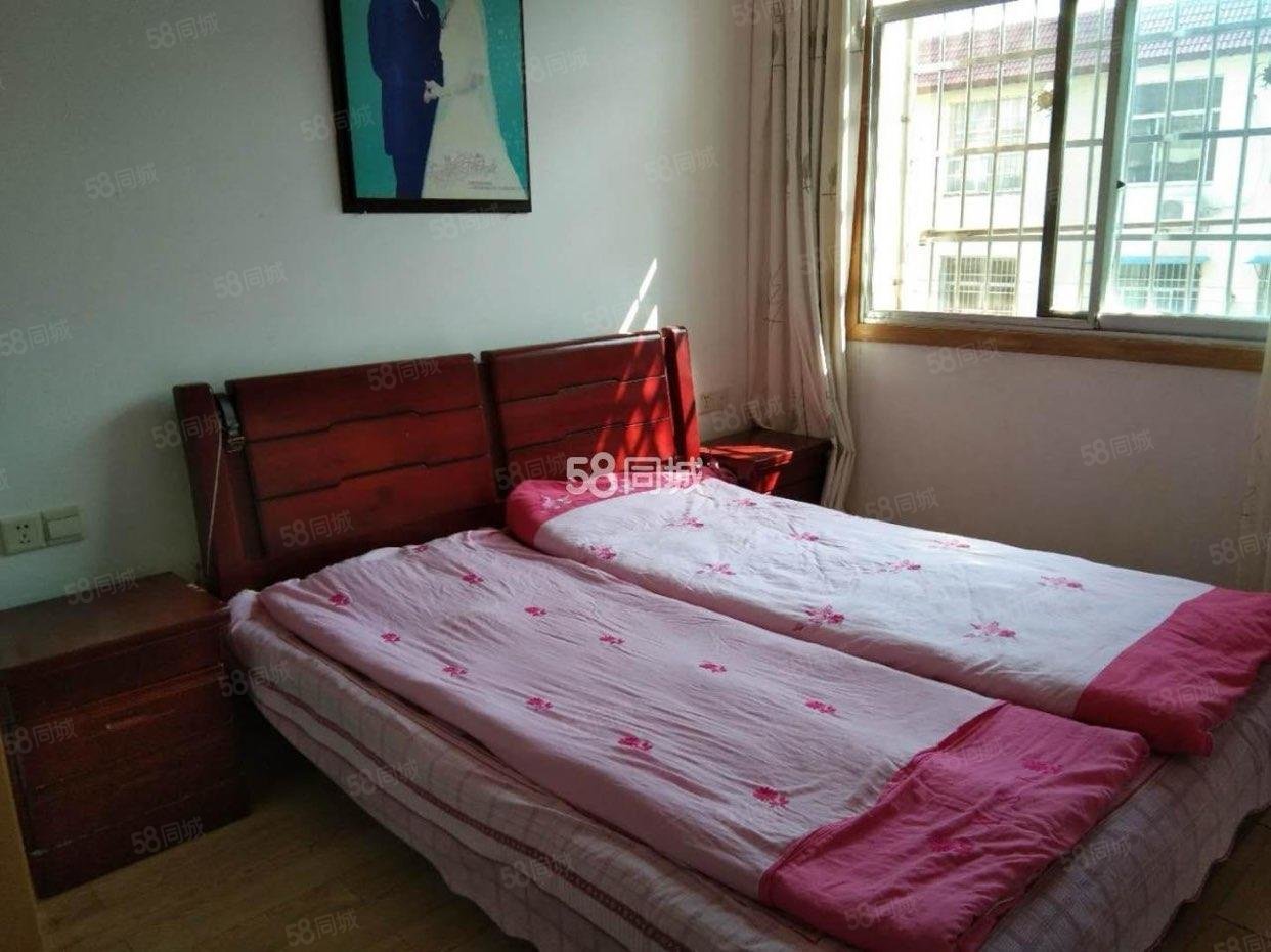 景泰新村3室2厅1卫105㎡南52万