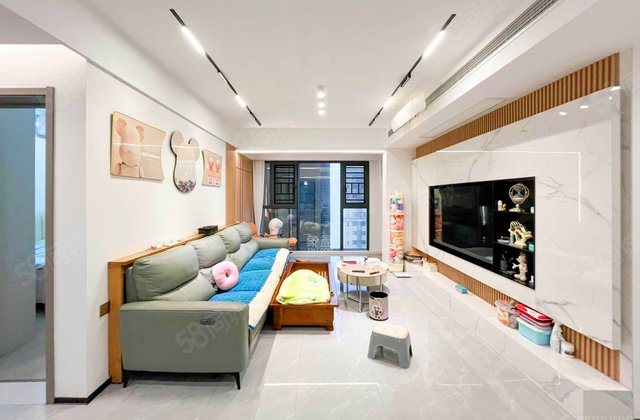 中建梅溪湖中心4室2厅124.15㎡158万二手房图片