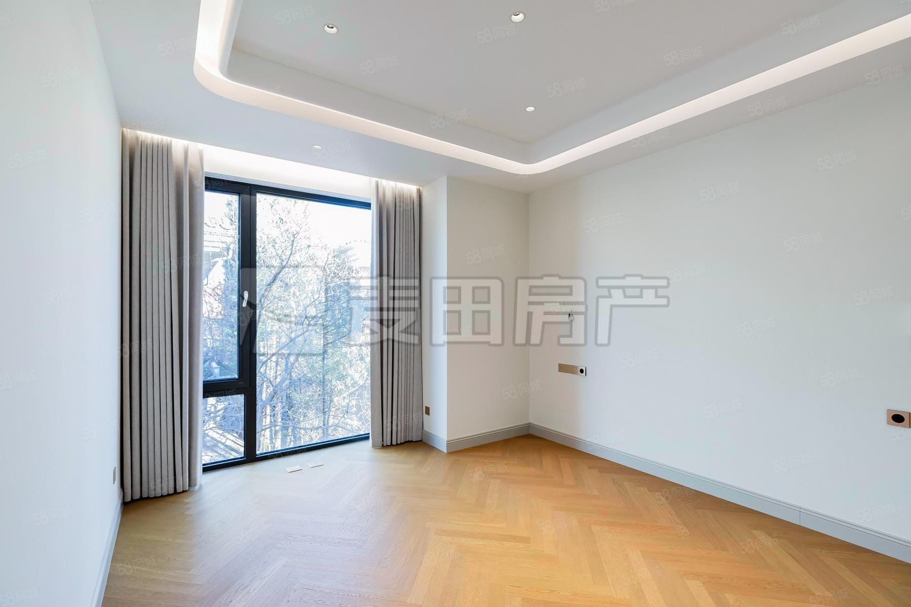 裕京花園別墅5室3廳4衛(wèi)291.11㎡南北2900萬