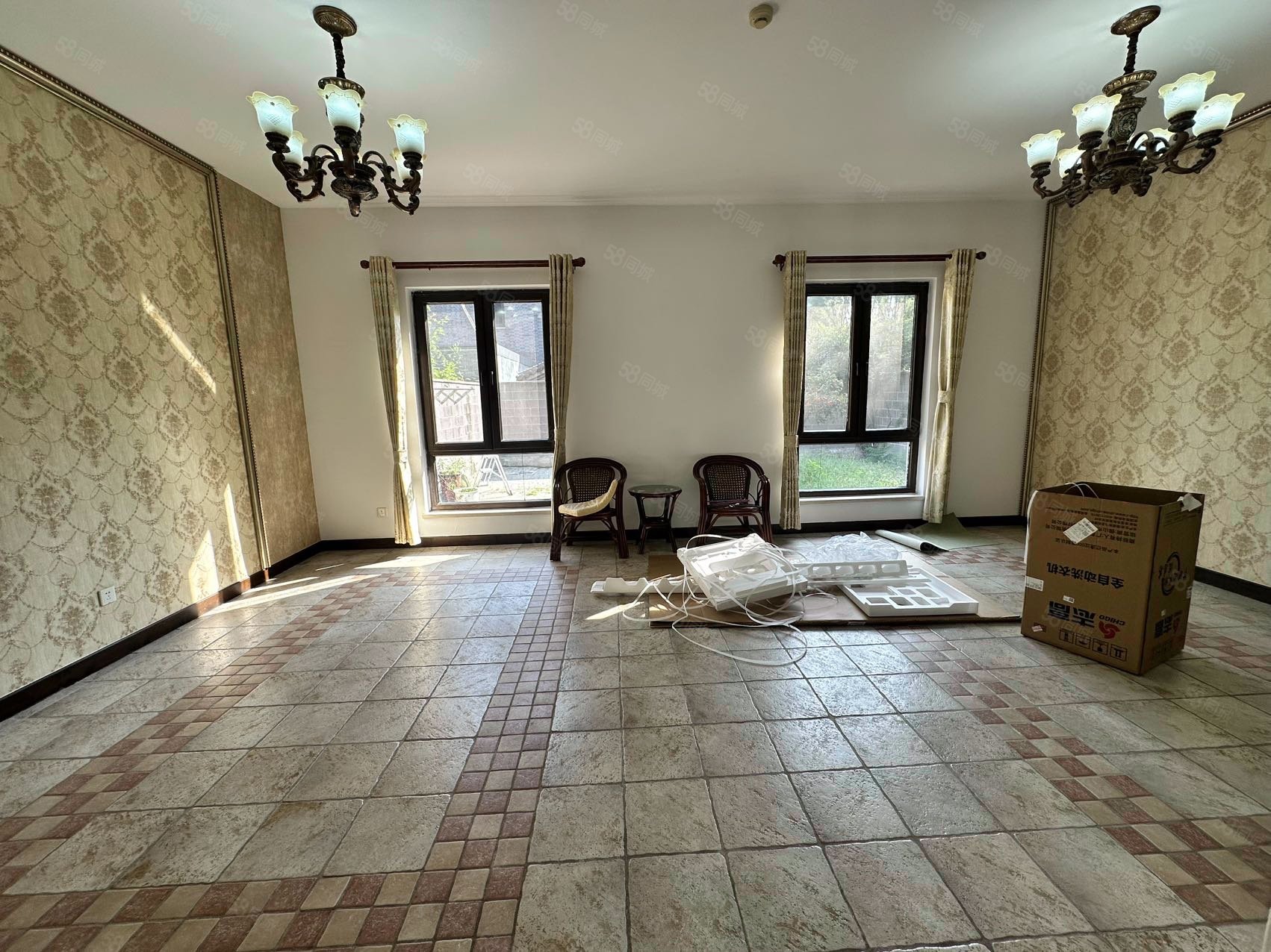 易郡別墅4室2廳3衛(wèi)205㎡南北580萬