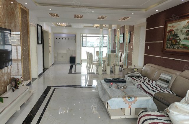 急售精装修大平层 可以做四室 免大税 凤凰楼层