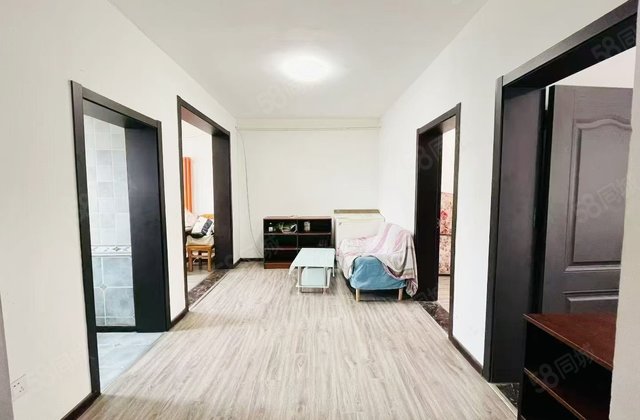 28.5万精装2居，万达北临 多层2楼两室朝阳，4万可安家