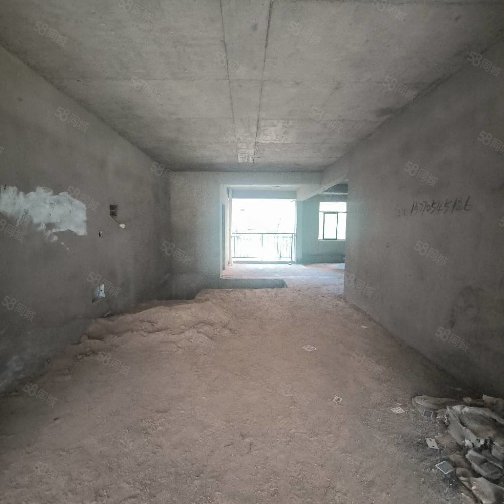 天御蓝湾7室2厅4卫126㎡南北140万