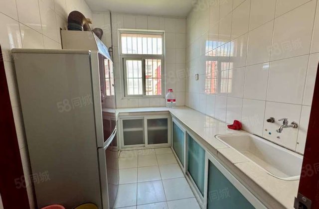 水晶城 三居室 90平  仅售53.8万  随时看房