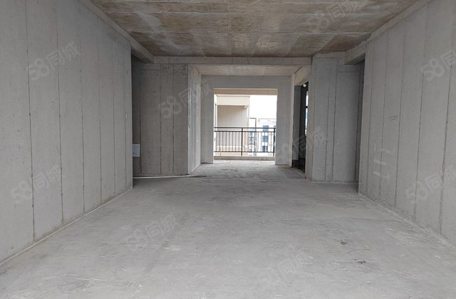 视野开阔4室2厅2卫134㎡南北高层(共28层)2020年建造佳润国际邵东火车