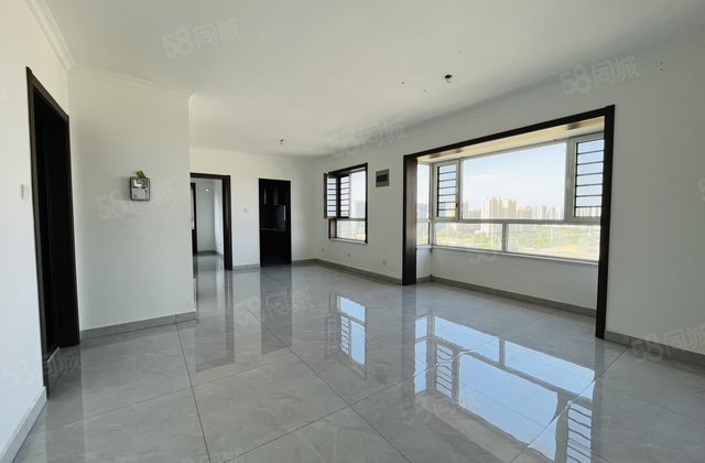 新出 急售 光明  旁 电梯好楼层 三室 送车位