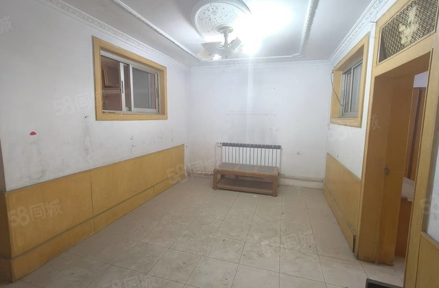 48万买孝心一楼带院第四人民医院旁香江南邻万达江山印房东急售