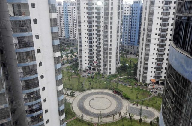 恒丰花园(西区)3室3厅136㎡69万二手房图片