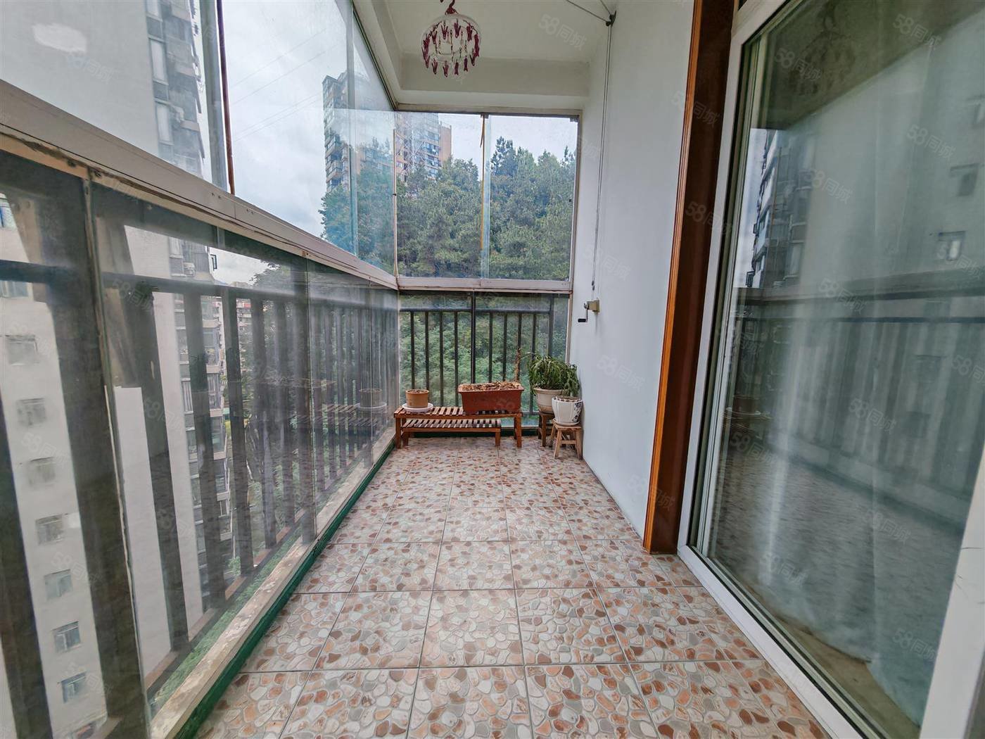 维多利亚3室2厅2卫135㎡南北79.8万