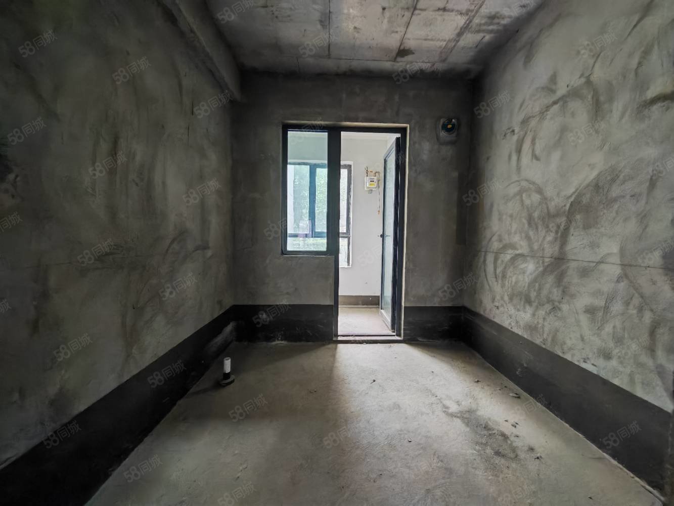 大家十里桃源桂语里4室2厅2卫131㎡南北110万