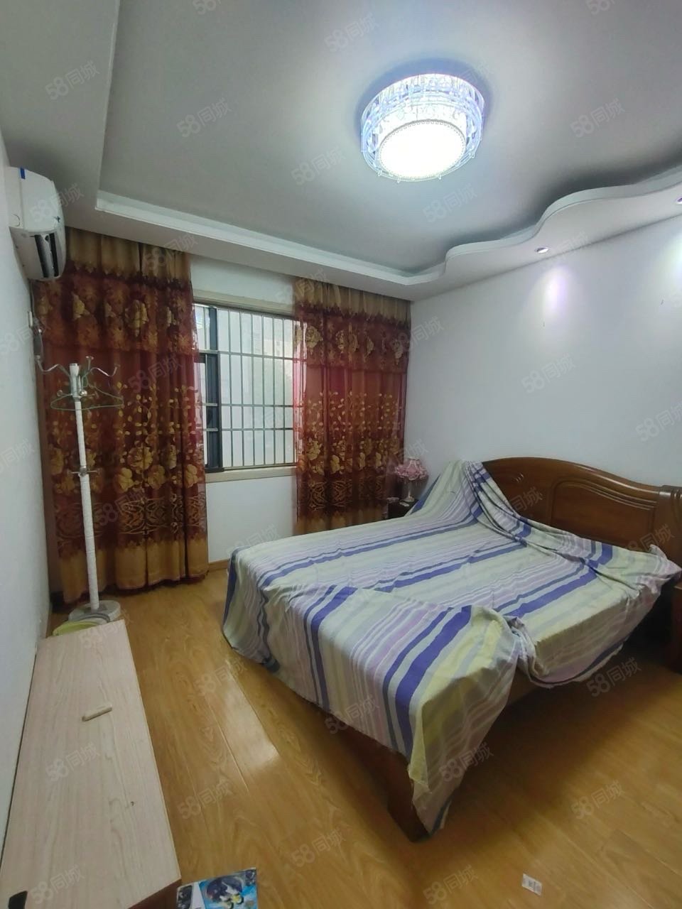 巨人印象小区3室2厅2卫116.47㎡南北58万