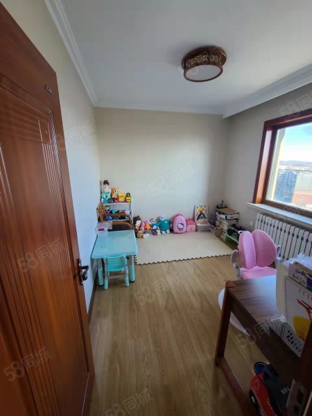 永丰国际城11楼147平三室两厅100万