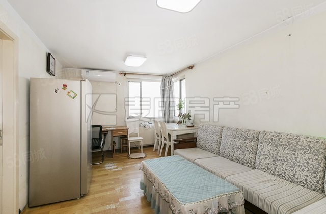 逸成东苑1室1厅55㎡490万二手房图片