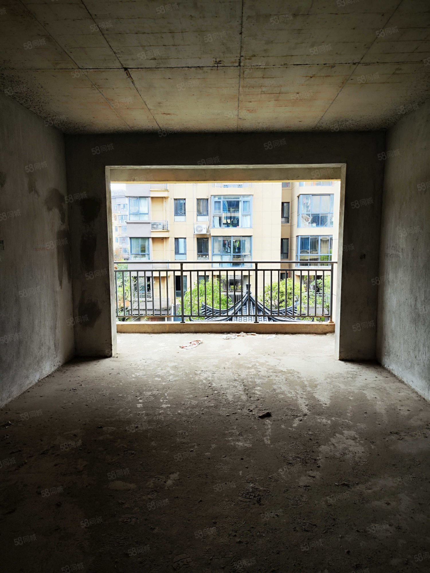 九天丽景3室2厅2卫117㎡南66.66万