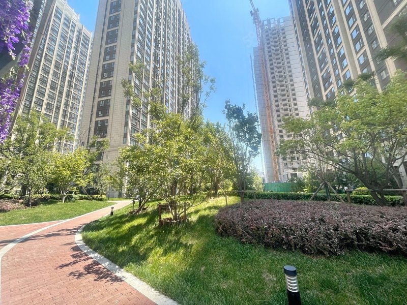 万科翡翠公园晋阳湖畔交通方便业主急售配套成熟精装修