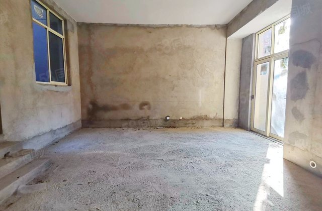 龙湾国际社区(别墅)5室2厅203.74㎡238万二手房图片