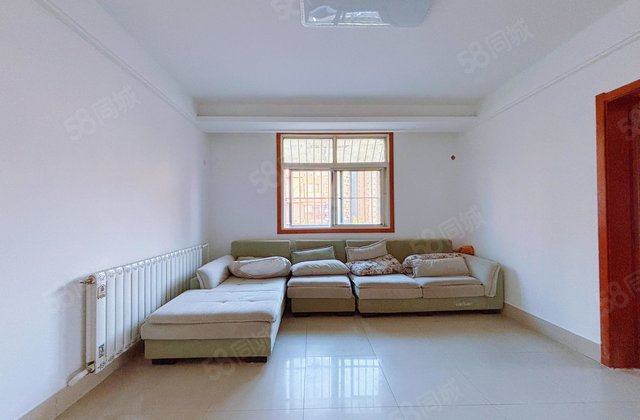 急售 三里铺健康楼层 东边户实验 阳光 两个储藏室 车随便停