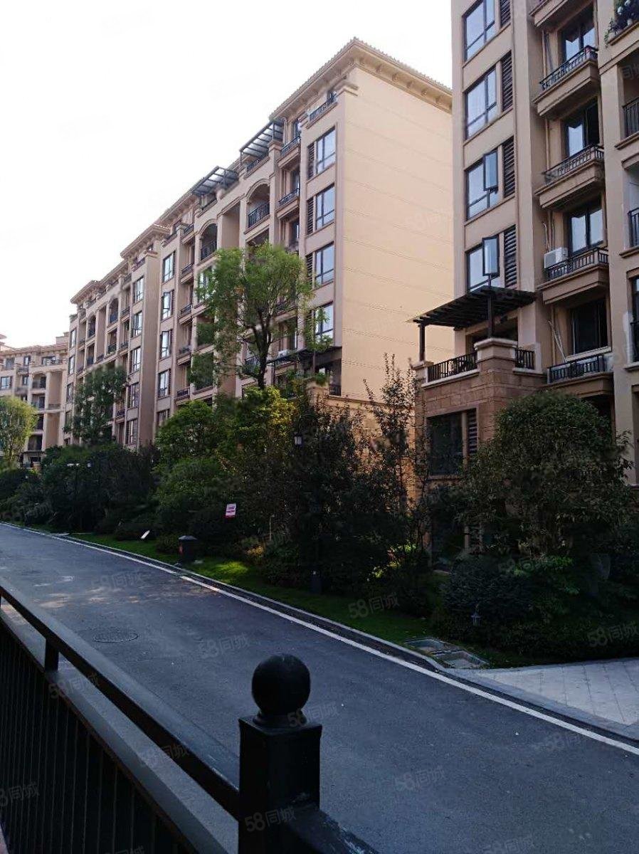 恒大翡翠湾叠拼别墅!带大花园!限时清盘!地处两江新区.