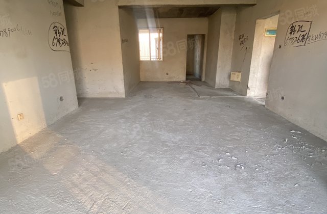 壹号公馆4室2厅142.86㎡53.8万二手房图片