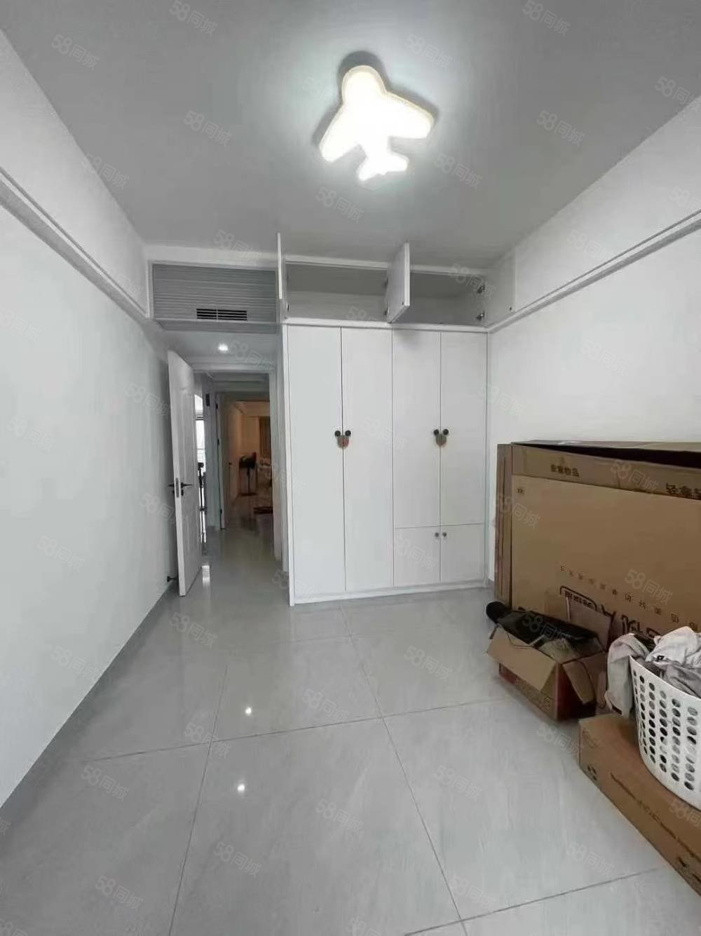 逸景湾3室2厅2卫112㎡南北85万